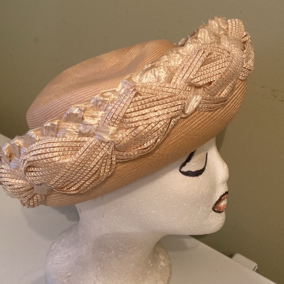 Really Cute Natural Straw Hat by Coralie - Picture 1 of 9